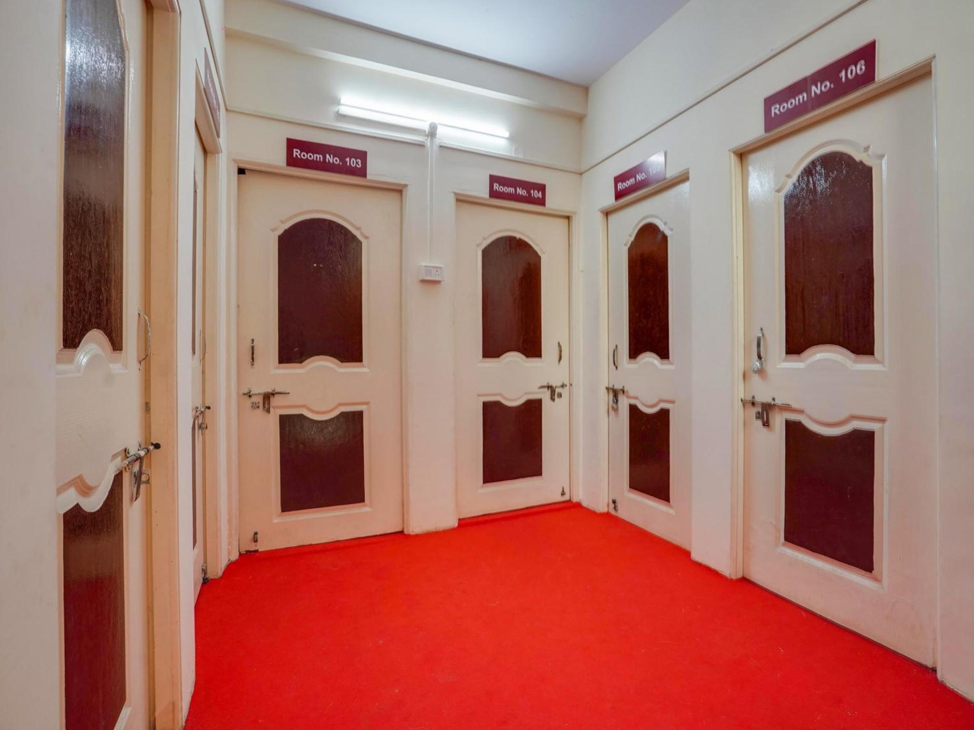 Hotel Royal Villa Inn Sakardarā Extérieur photo