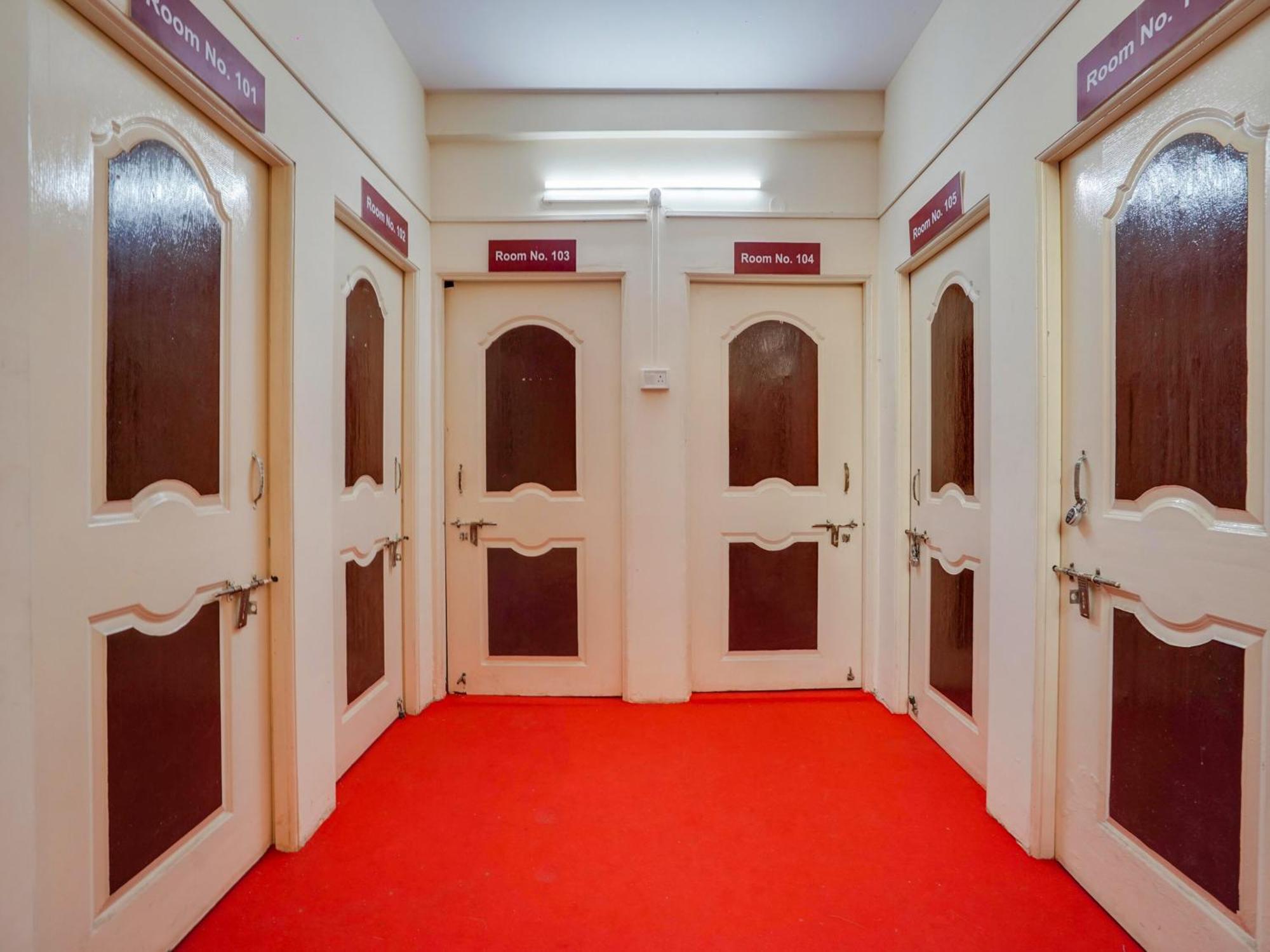 Hotel Royal Villa Inn Sakardarā Extérieur photo